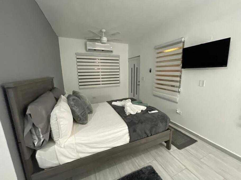 Urban Lodgings One @ Roosevelt 457 San Juan Exterior photo